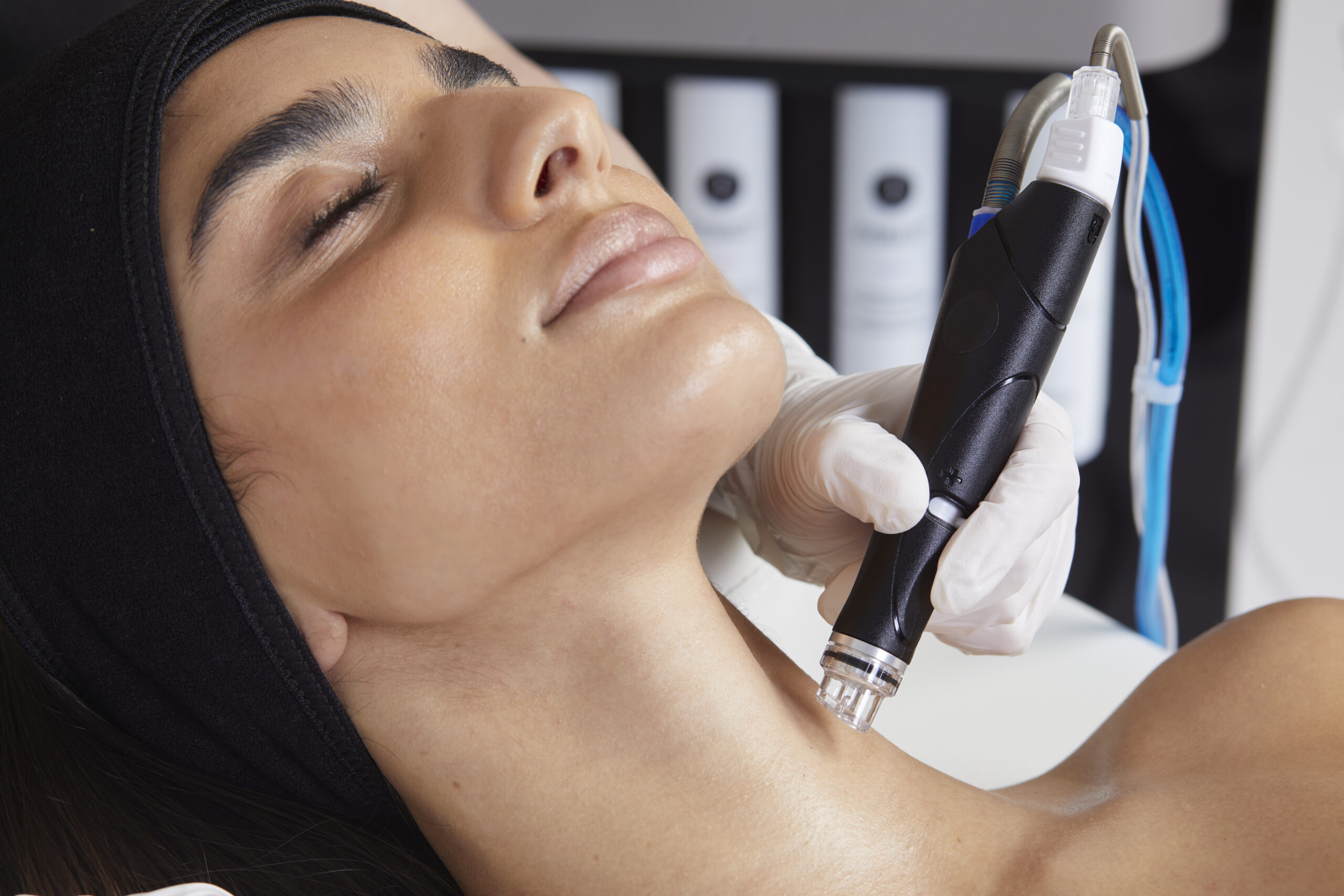 https://aesthera-dresden.de/wp-content/uploads/2026/09/Ava_Treatment_Chest_2541-scaled.jpg