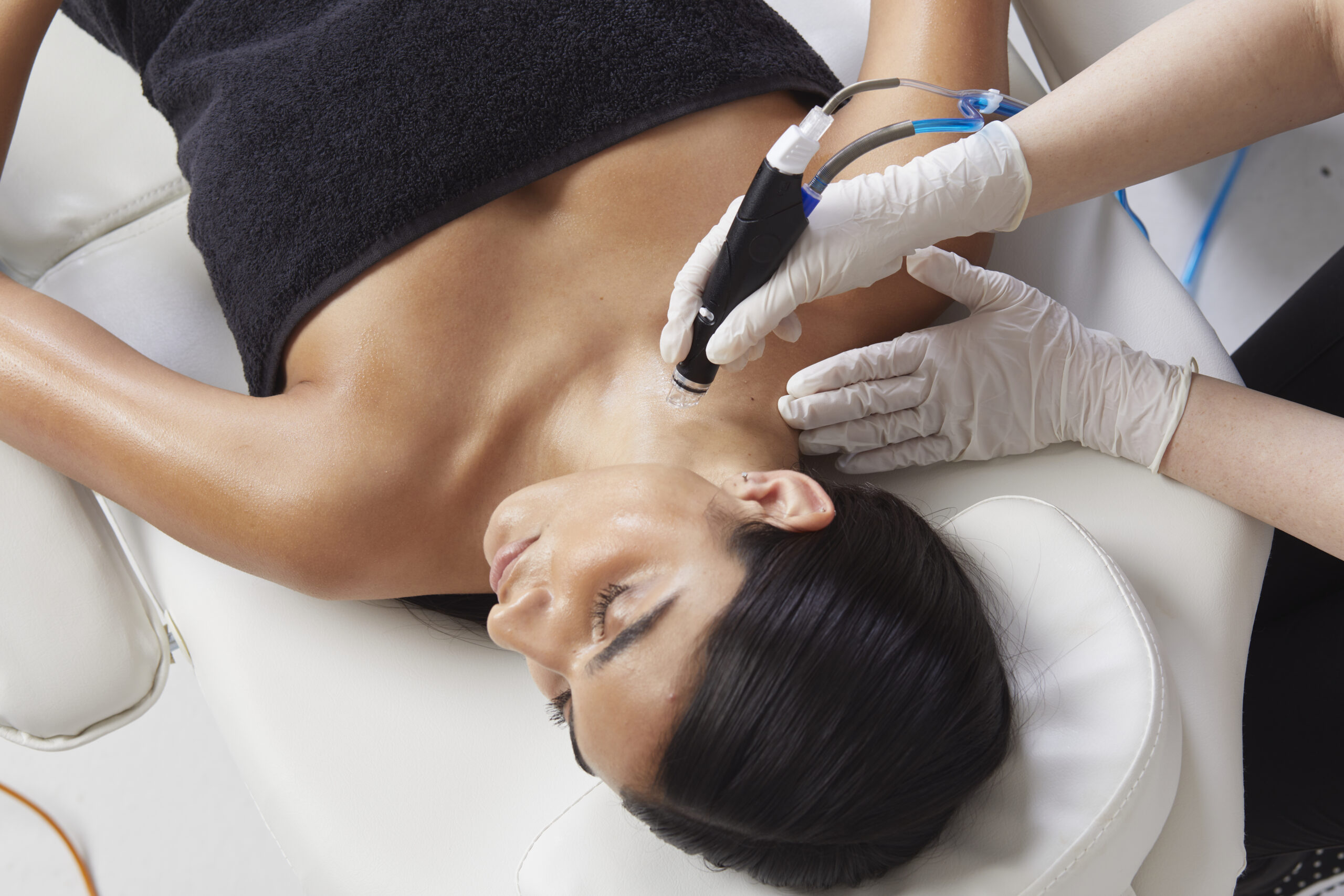 https://aesthera-dresden.de/wp-content/uploads/2026/09/Ava_Treatment_Chest_2570-scaled.jpg